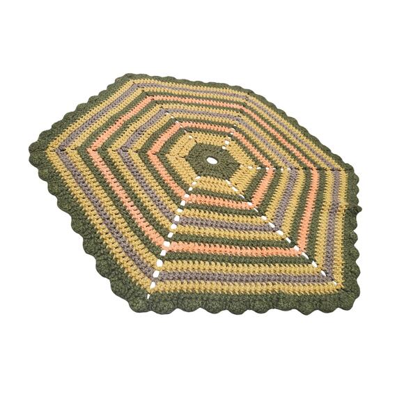 Handmade Crochet Fall Doily Hexagon 26.5" Autumn Table Décor Yellow Green Orange - Picture 8 of 8